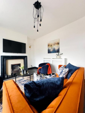 Charming Worsley Home with parking